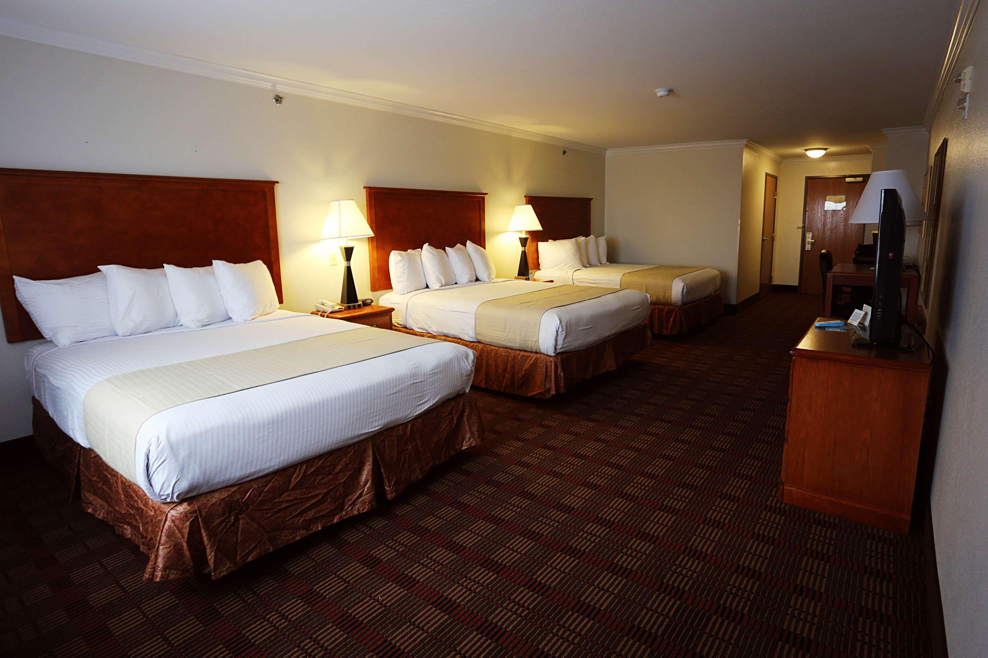 Best Western Club House Inn & Suites Mineral Wells Buitenkant foto