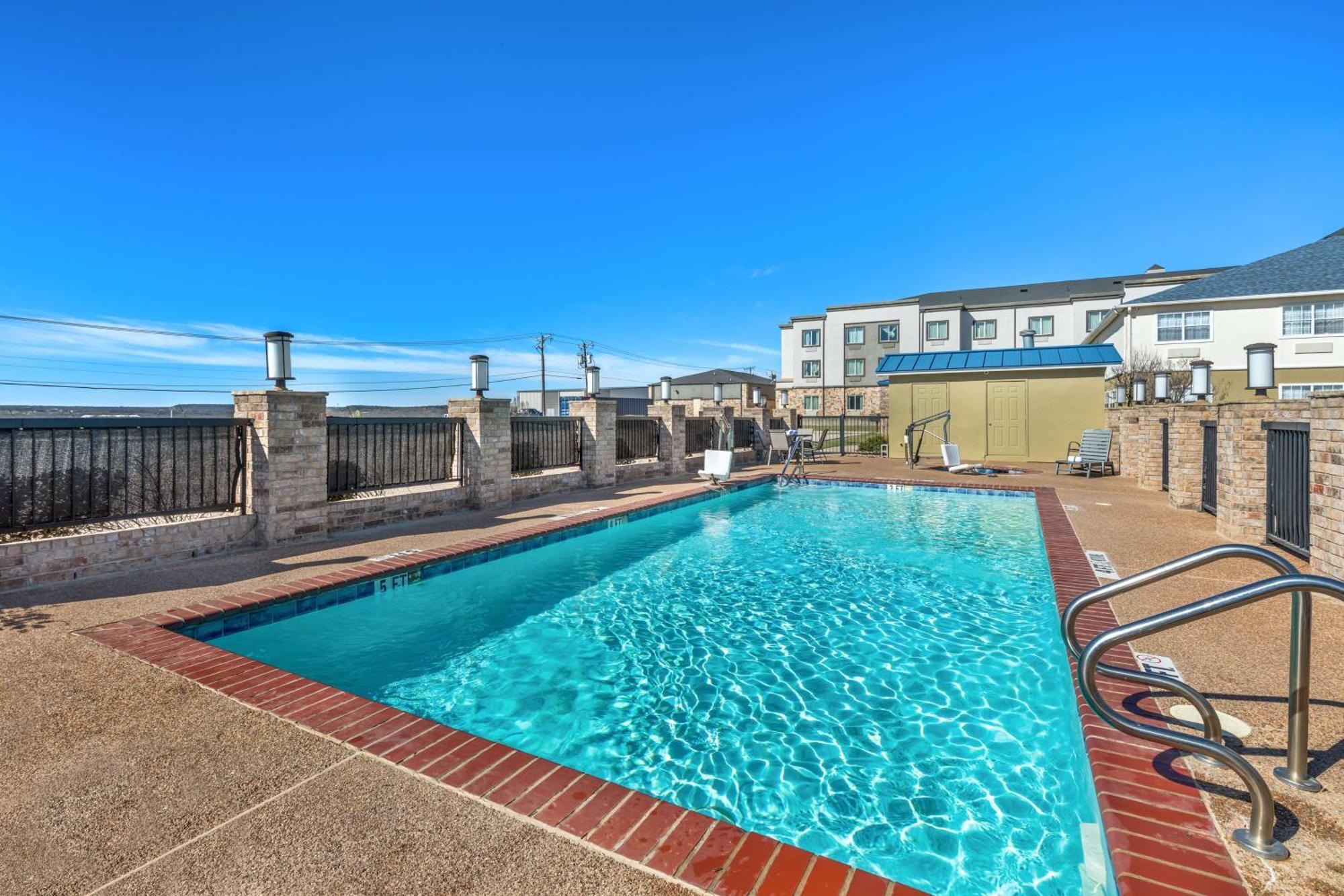 Best Western Club House Inn & Suites Mineral Wells Buitenkant foto